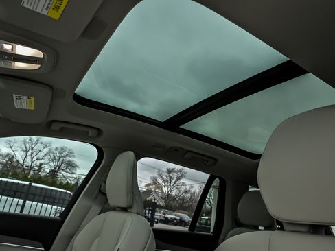 Used 2025 Volvo XC90 T8 Plus w/ Protection Package Premier image 30