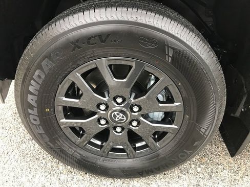 New 2026 Toyota 4Runner SR5 AWD/4WD image 12