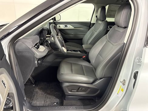 New 2026 Ford Explorer Active w/ Active Comfort Package RWD image 27