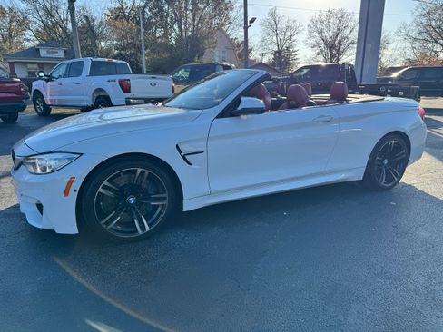 Used 2015 BMW M4 Convertible image 11