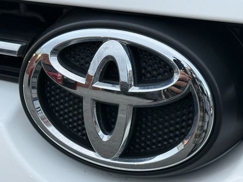 Used 2024 Toyota 4Runner TRD Off-Road Premium image 8