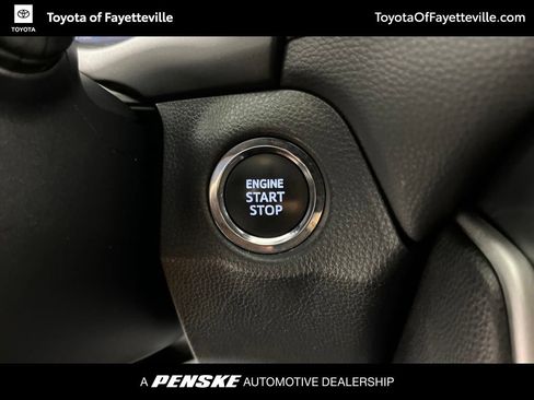 Used 2024 Toyota RAV4 XLE FWD image 31