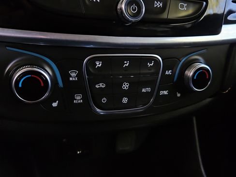 Used 2019 Chevrolet Traverse RS w/ LPO, Cargo Package image 17