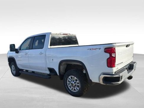 Used 2020 Chevrolet Silverado 2500 LT w/ Fleet Comfort Package AWD/4WD image 5