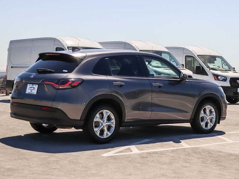 Used 2023 Honda HR-V LX image 4