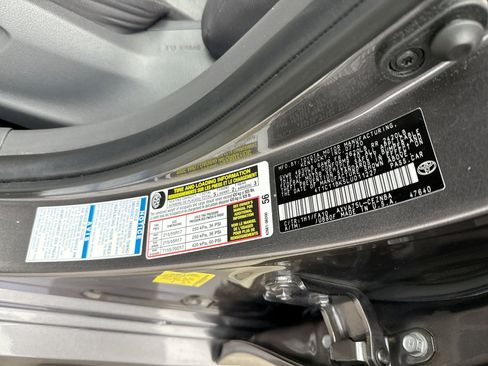 Used 2020 Toyota Camry LE image 19