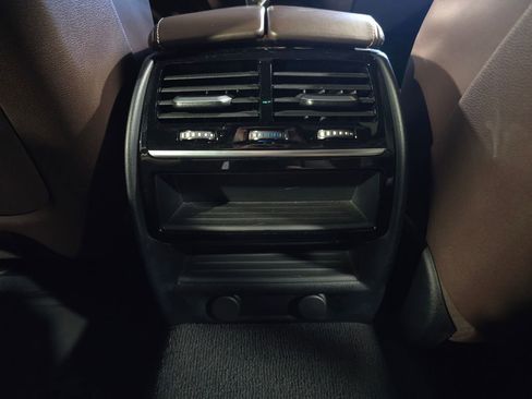 Used 2019 BMW 530e w/ Convenience Package image 28