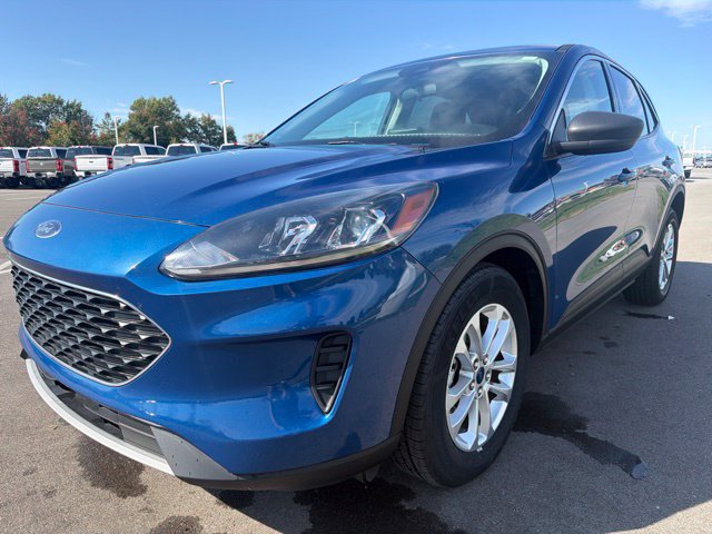 Used 2022 Ford Escape SE w/ Cold Weather Package FWD image 2