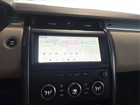 Used 2020 Land Rover Discovery Landmark AWD/4WD image 14