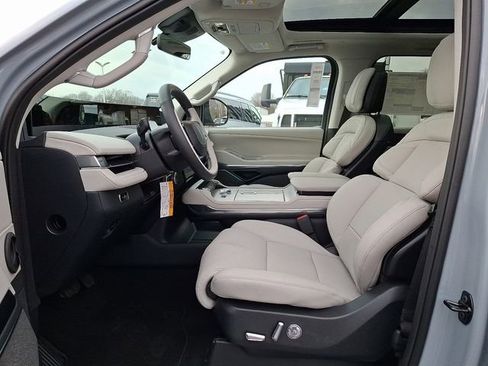 New 2026 Lincoln Navigator L Reserve image 6