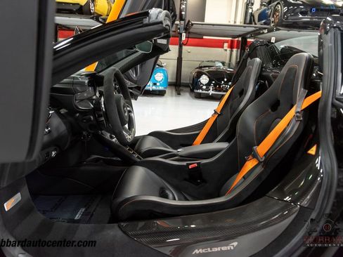 Used 2024 McLaren 750S Spider image 19