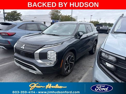 Used 2024 Mitsubishi Outlander SE Black Edition FWD image 1