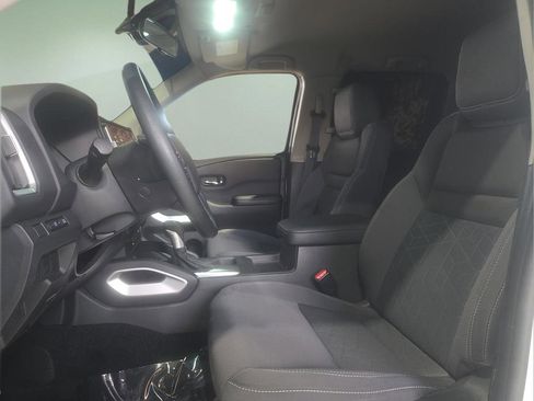 Used 2025 Nissan Frontier SV image 20