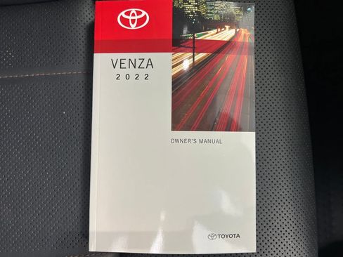Used 2022 Toyota Venza Limited AWD/4WD image 32