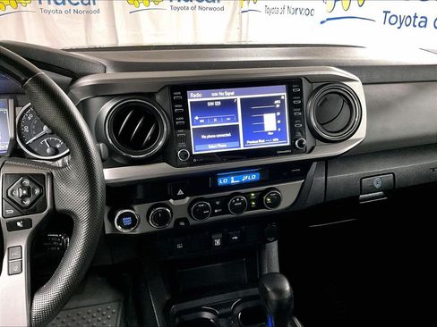 Certified 2023 Toyota Tacoma SR5 AWD/4WD image 18