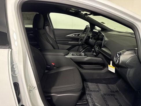 New 2026 Chevrolet Equinox EV LT image 12