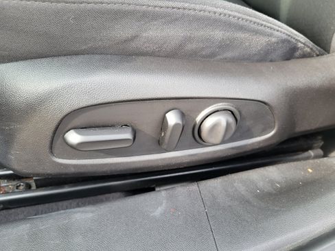 Used 2016 Chevrolet Malibu LT FWD image 16