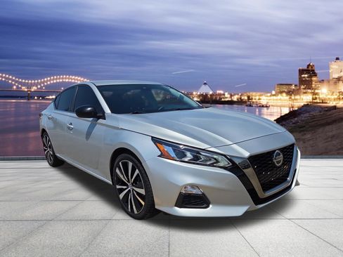 Used 2021 Nissan Altima 2.5 SR FWD image 4