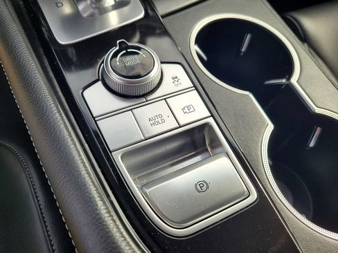 Used 2023 Genesis G70 2.0T image 23