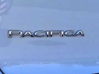 Used 2024 Chrysler Pacifica Touring-L FWD video 2