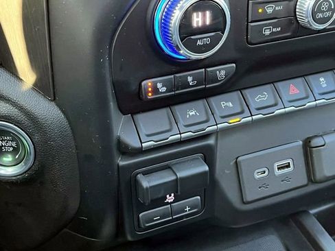 Certified 2022 GMC Sierra 1500 AT4 w/ AT4 Premium Package image 31