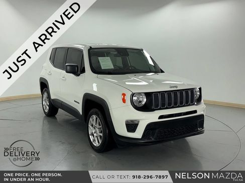 Used 2023 Jeep Renegade Latitude AWD/4WD image 4