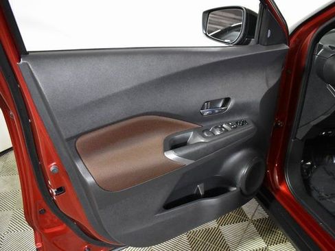 Certified 2023 Nissan Kicks SR image 7