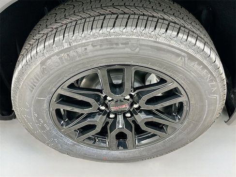 New 2026 GMC Sierra 1500 Elevation image 32