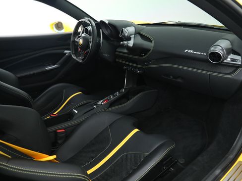 Certified 2022 Ferrari F8 Tributo RWD image 20