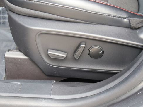 Certified 2025 Ford Escape ST-Line AWD/4WD image 24