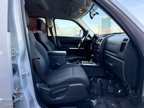 Used 2011 Dodge Nitro SXT image 30