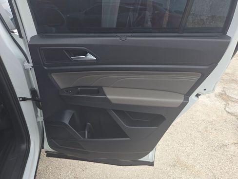 Used 2023 Volkswagen Atlas SE FWD image 23