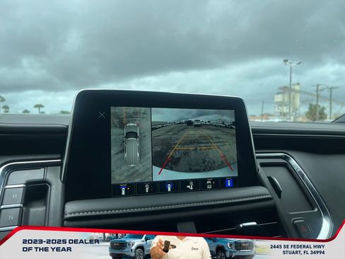 Used 2024 GMC Yukon SLT w/ SLT Luxury Package image 34