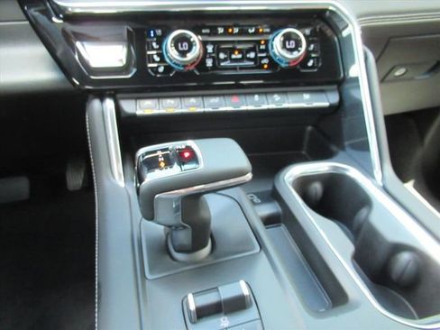 Used 2024 GMC Sierra 1500 Denali Ultimate AWD/4WD image 24