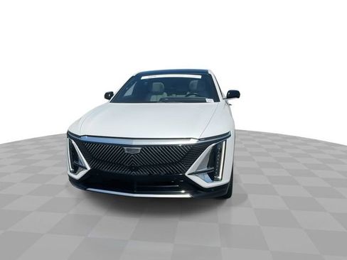Used 2024 Cadillac Lyriq Luxury AWD/4WD image 3