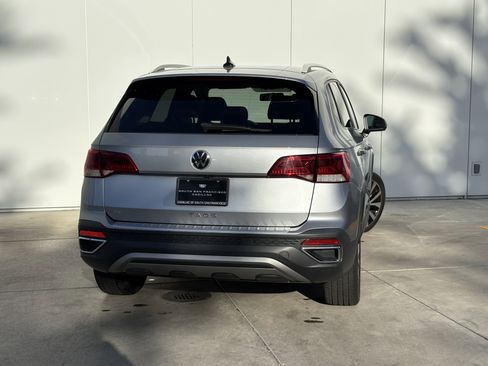 Used 2022 Volkswagen Taos SE image 6