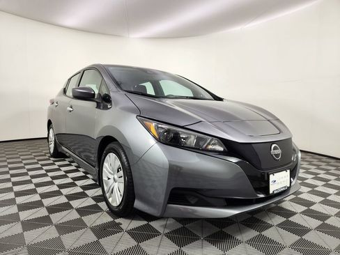 Used 2025 Nissan Leaf S FWD image 7