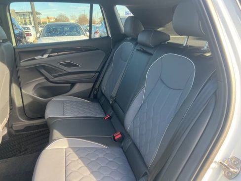 New 2026 Volkswagen Tiguan SEL R-Line AWD/4WD image 8
