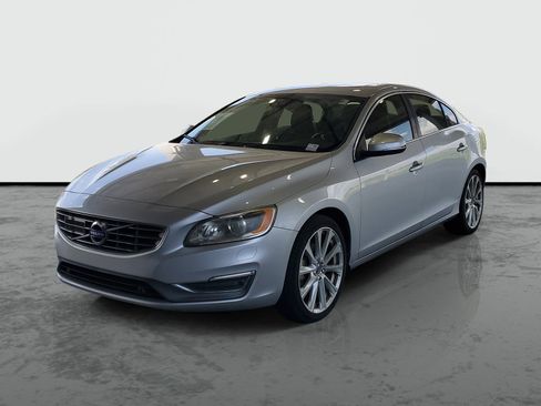 Used 2017 Volvo S60 T5 Inscription Platinum FWD image 4