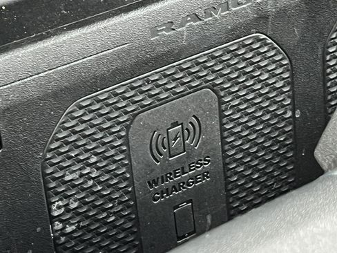 Used 2024 RAM 1500 Laramie AWD/4WD image 29