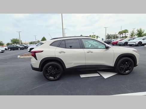 New 2026 Chevrolet Trax ACTIV w/ Sunroof Package FWD image 18