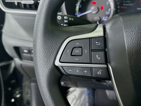 Used 2023 Toyota Highlander L FWD image 16