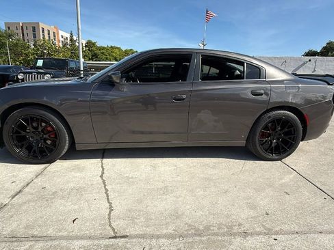 Used 2021 Dodge Charger SXT w/ Leather Interior Group RWD image 10