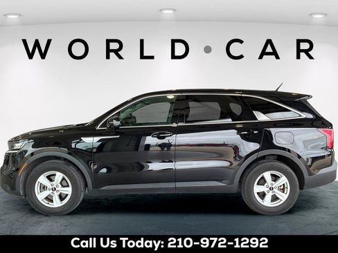 Used 2022 Kia Sorento LX FWD image 12