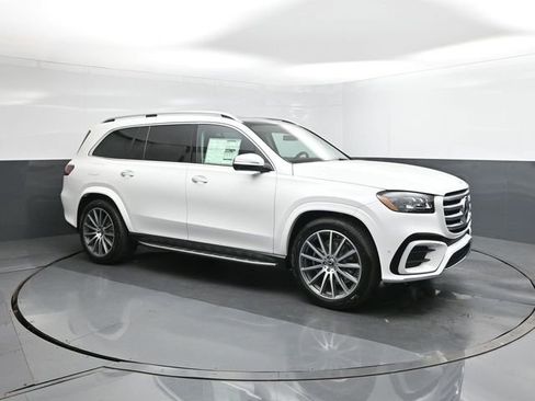 New 2026 Mercedes-Benz GLS 450 4MATIC image 17