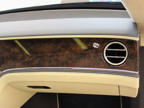 New 2026 Bentley Flying Spur Plug-In Hybrid AWD/4WD image 28