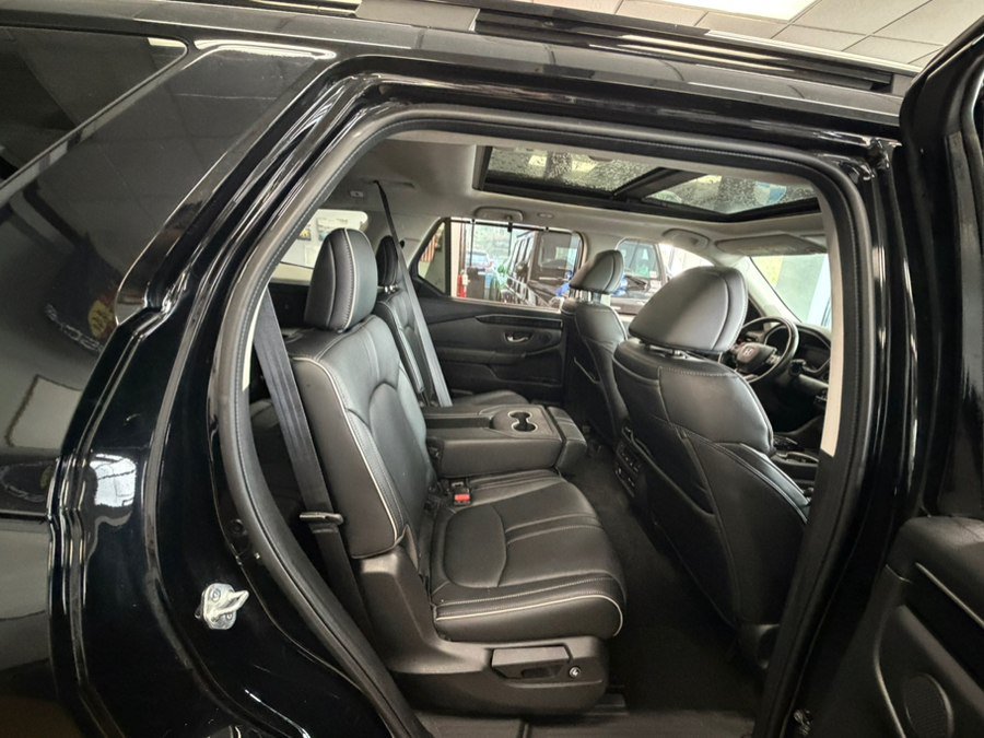Used 2023 Honda Pilot Elite image 44