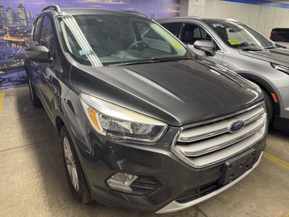 Used 2018 Ford Escape SE w/ SE Sync 3 Package