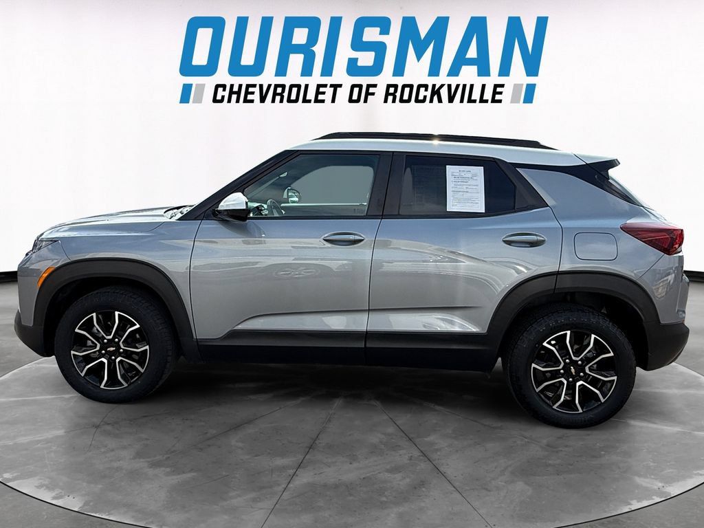 Used 2023 Chevrolet TrailBlazer ACTIV w/ Convenience Package AWD/4WD image 3