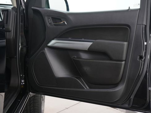 Used 2020 Chevrolet Colorado LT w/ Colorado RST Special Edition image 11